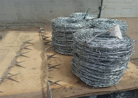 PVC phủ Bob Wire Double Strand Galvanized Bobbed Wire Màu bạc