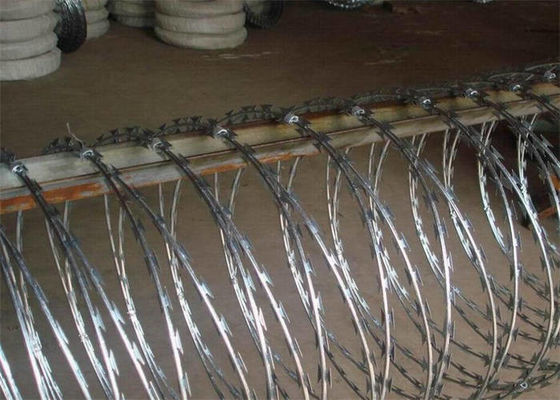 Nắm nóng kẽm Concertina sợi dây thép gai BTO30 sợi dây thép gai