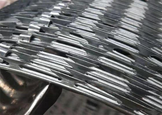 Kháng ăn mòn Concertina Razor Wire Coil Hot Dip Galvanized Concertina Sợi gai